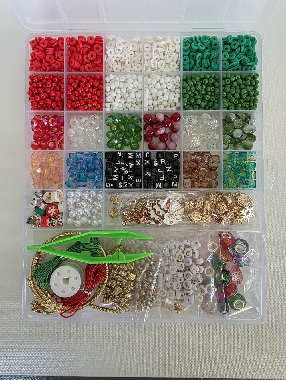 Holiday Bead and Charm Jewelry Kit - Red, White & Green